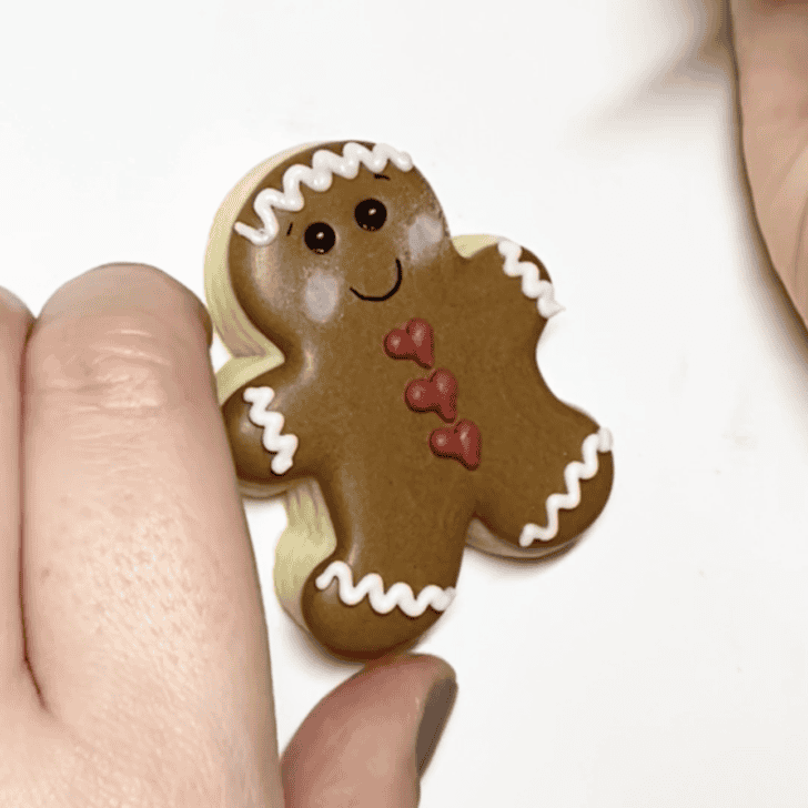 Step-by-Step Decorating Instructions for Mini Gingerbread Man Cookies