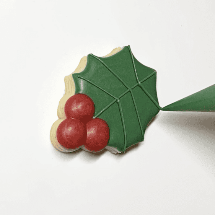 Step-by-Step Decorating Instructions for Holly Decorated Cookies