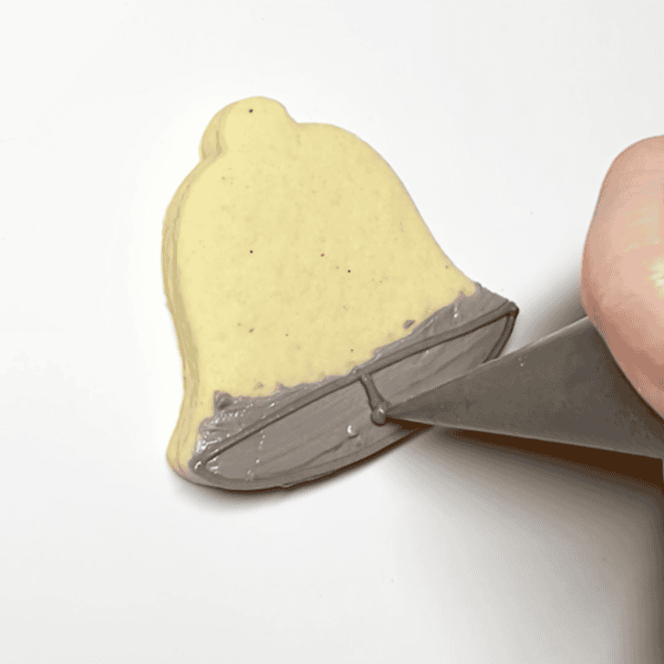 Step-by-Step Decorating Instructions for Christmas Bell Cookies