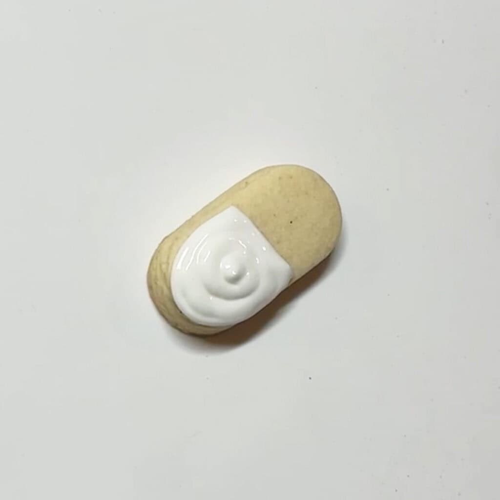 how to decorate pill cookies with royal icing