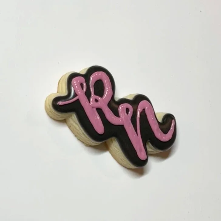 how to decorate RN cookies with royal icing