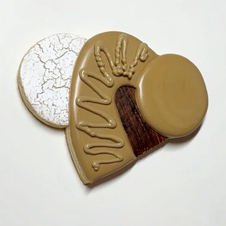 how to decorate Easter Tomb Cookies with royal icing