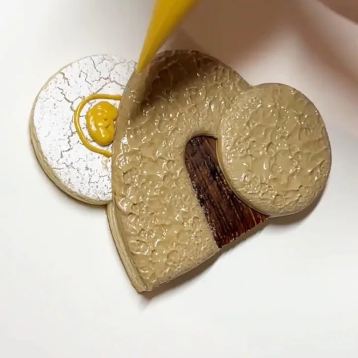 how to decorate Easter Tomb Cookies with royal icing