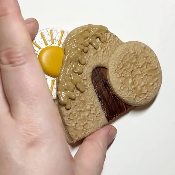 how to decorate Easter Tomb Cookies with royal icing