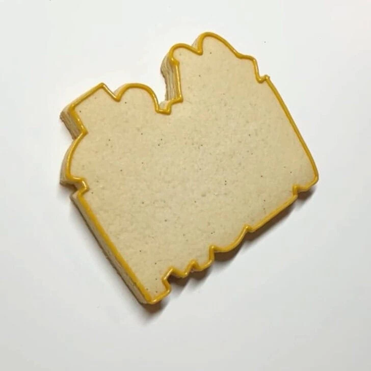 He Is Risen Cookies for Easter decorated with royal icing step 1