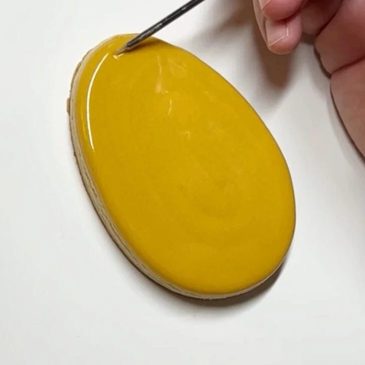 how to decorate decorated easter egg cookies with royal icing 
