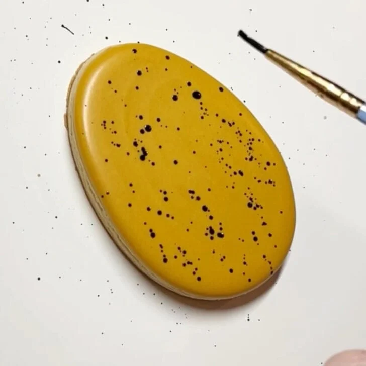 how to decorate decorated easter egg cookies with royal icing