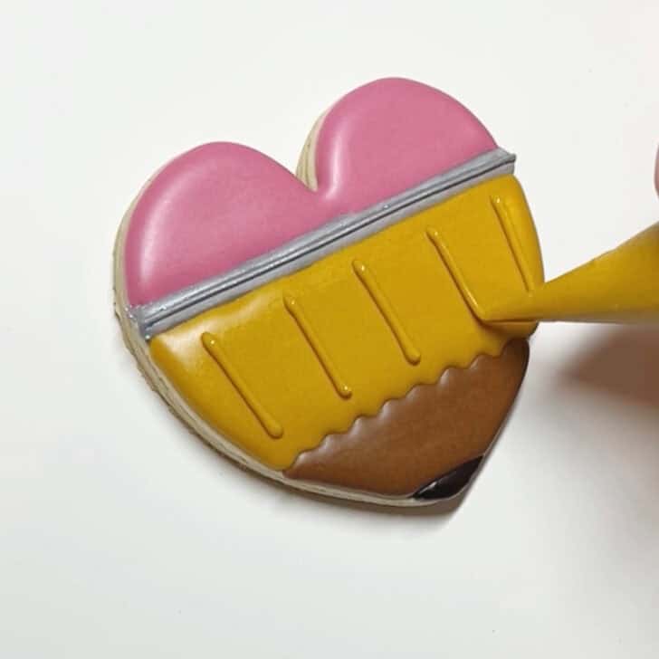 how to decorate pencil cookies with royal icing