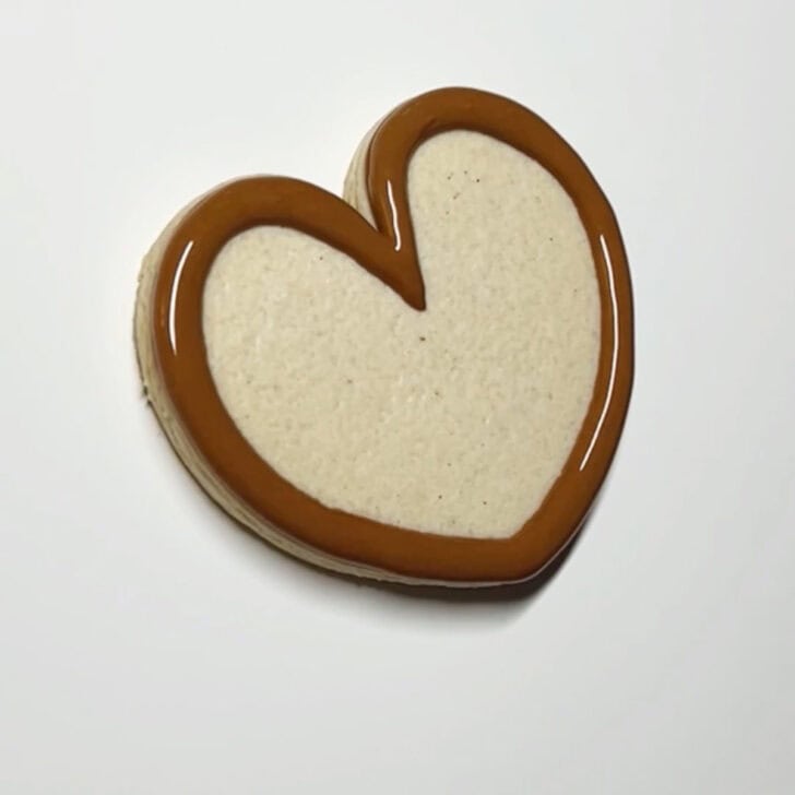 how to decorate chalkboard cookies decorated with royal icing