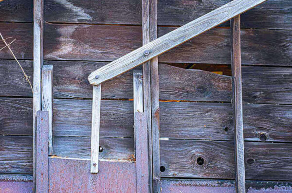 An Old Slide Gate at Memphis Hardwood – November 15, 2024 365 Project