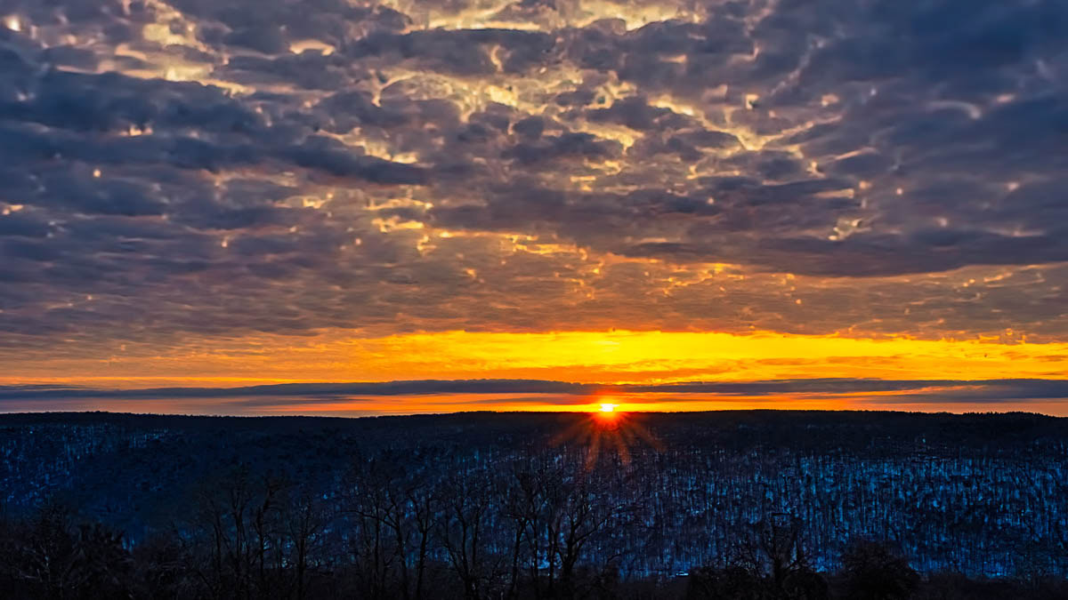 Sunsetting over Skaneateles Lake from Hinchcliff family Preserve.