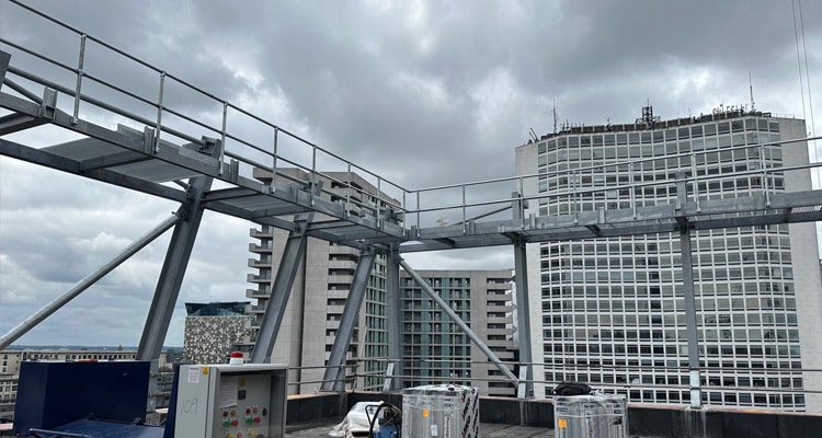 large corner access gantry