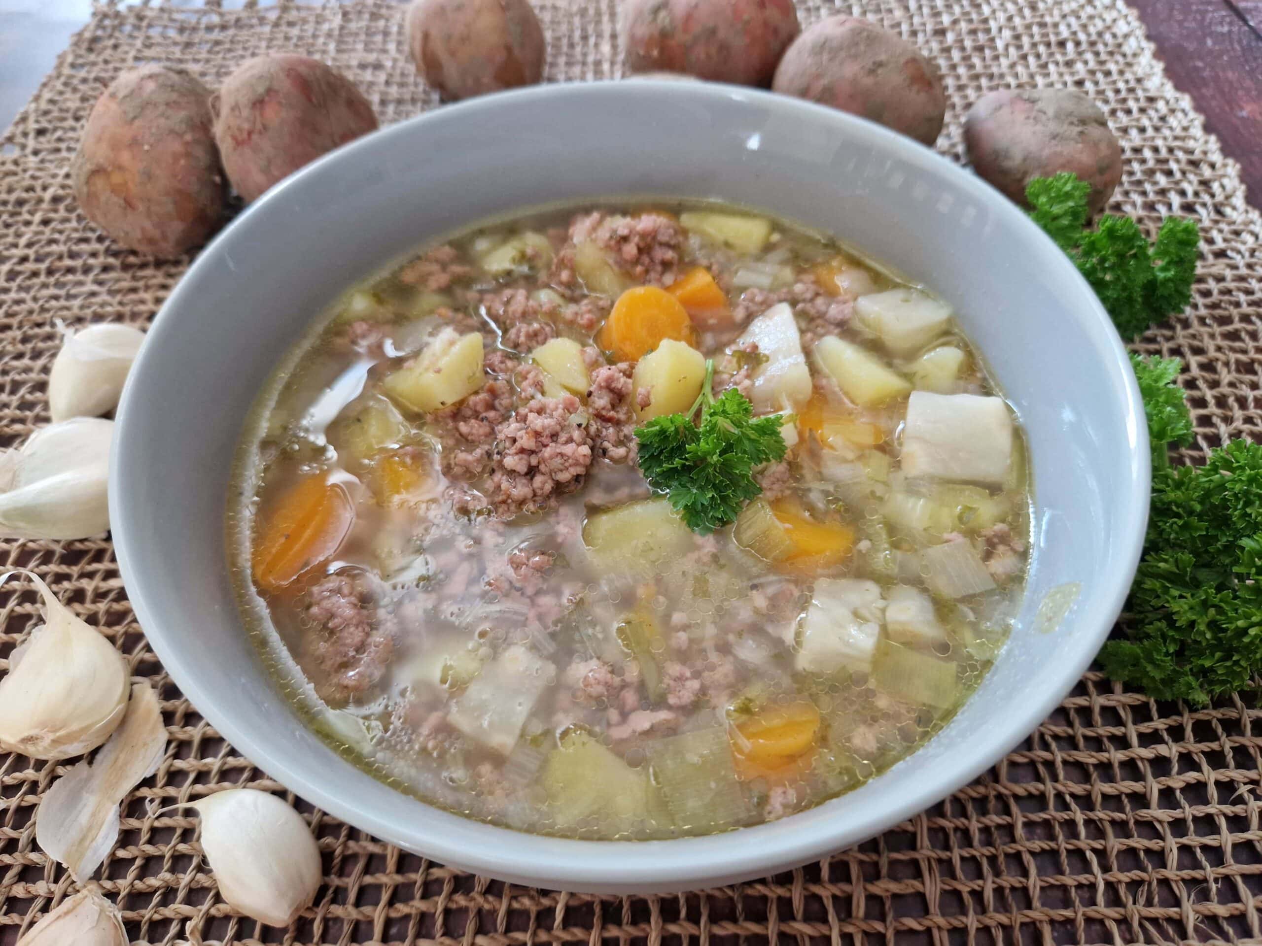 Hackfleischsuppe