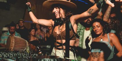Musica-y-diversion-en-Akasha-Las-Dalias-Club-2025-02-26-052055-178