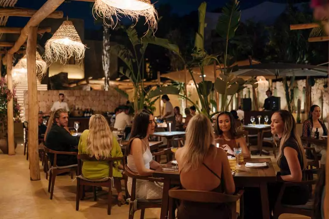 Dîner de charité à Madunia Ibiza par l'AEMIF