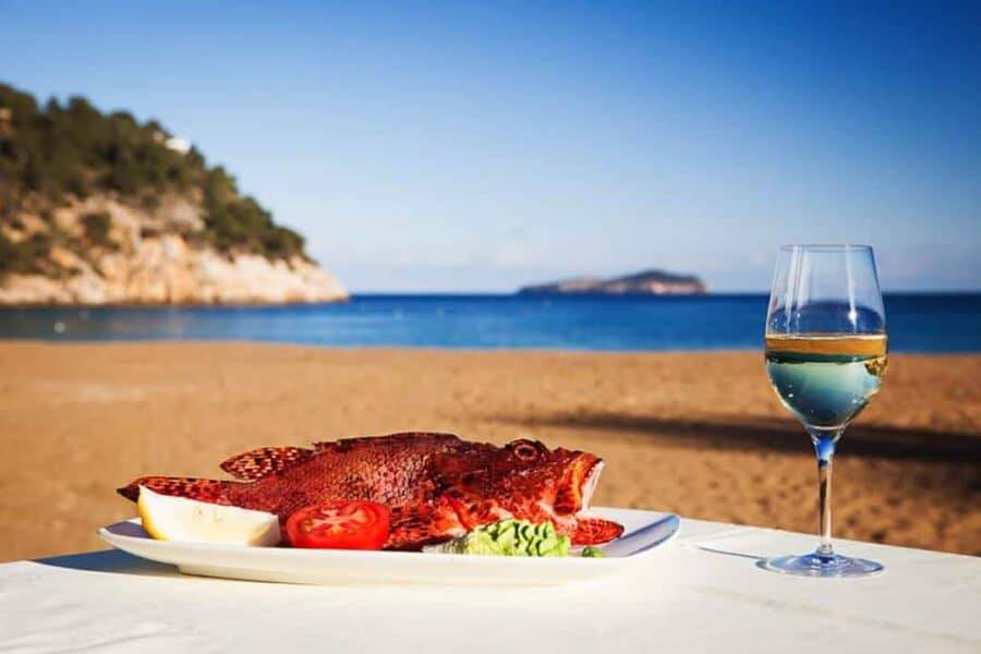I ristoranti sulla spiaggia più classici di Ibiza