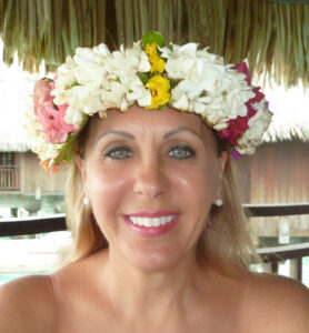 >thisisjustarandomplaceholder<Foto-con-corona-de-flores | Iberian Press® 