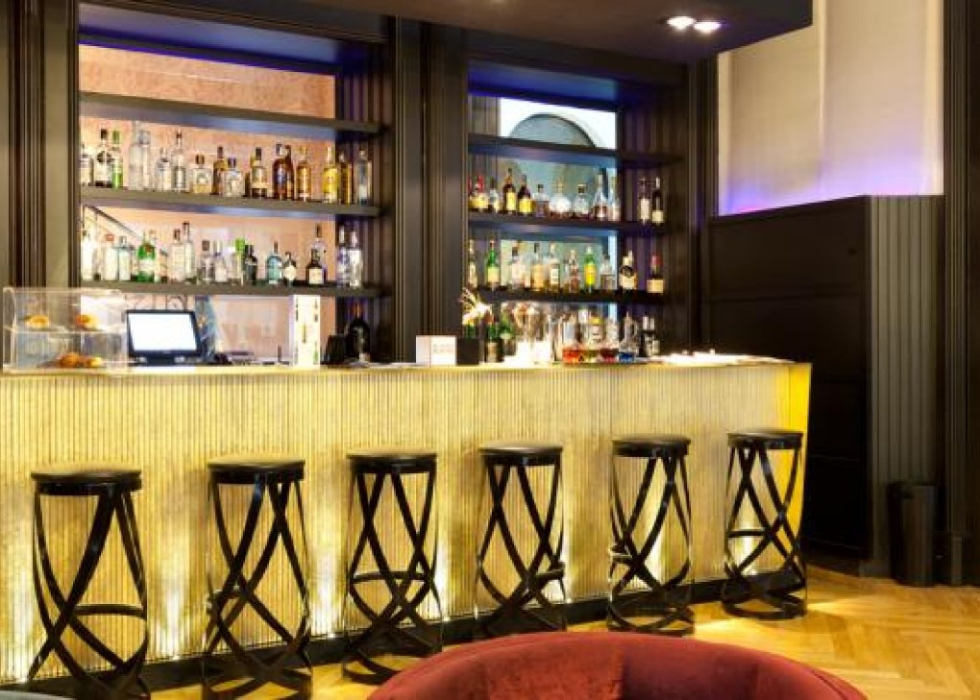 arbau bar avec bar et tabourets