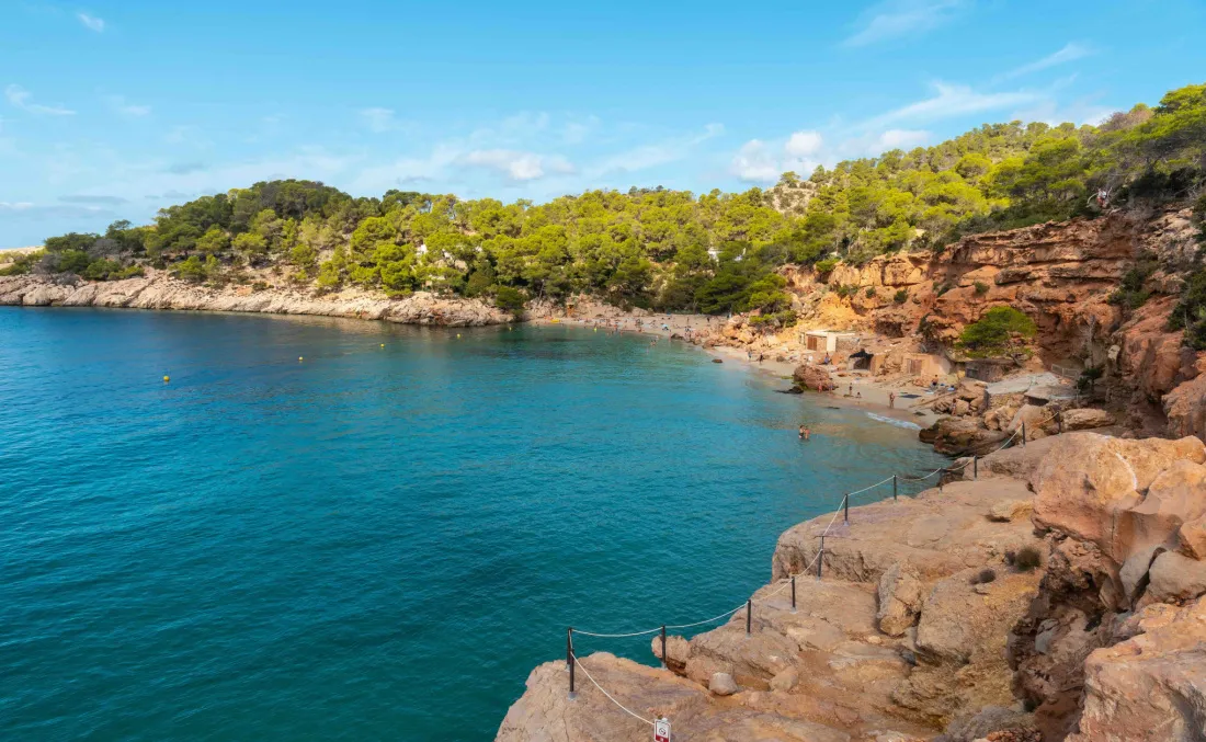 Entdecken Sie 5 unglaubliche versteckte Buchten auf Ibiza.