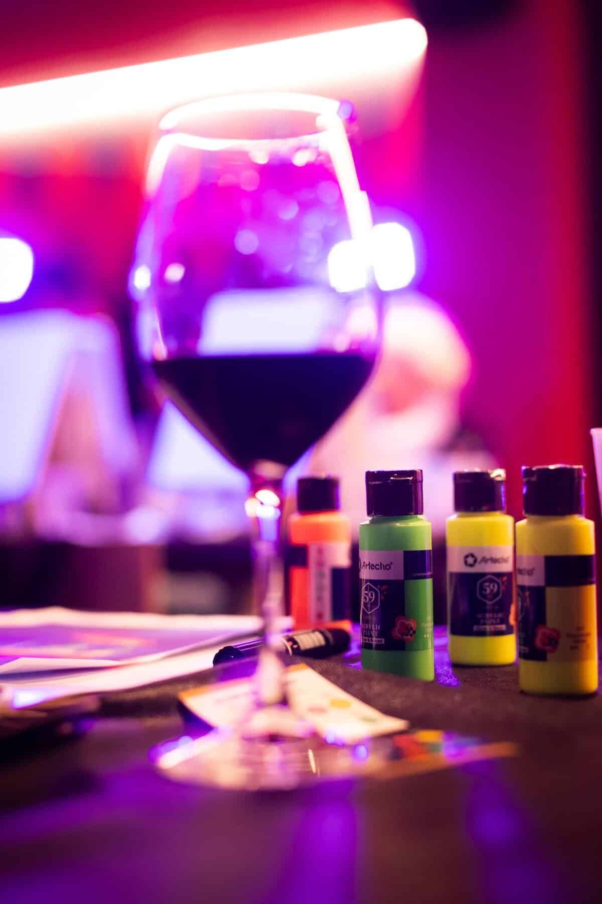 NeonAndWine_O9A0006