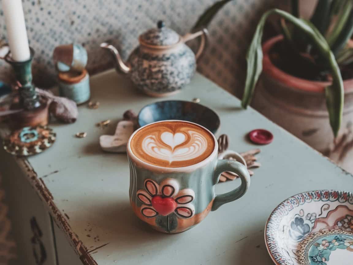 Cincinnati’s Caffeine Trail: 13 Must-Sip Coffee Spots Around the City 4 4. Sidewinder Coffee – Eclectic Hangout in Northside