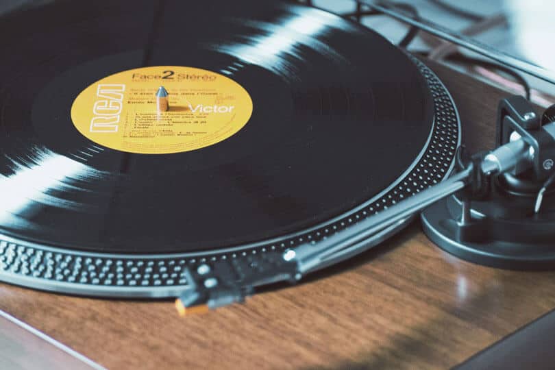 Vinyle sur une platine