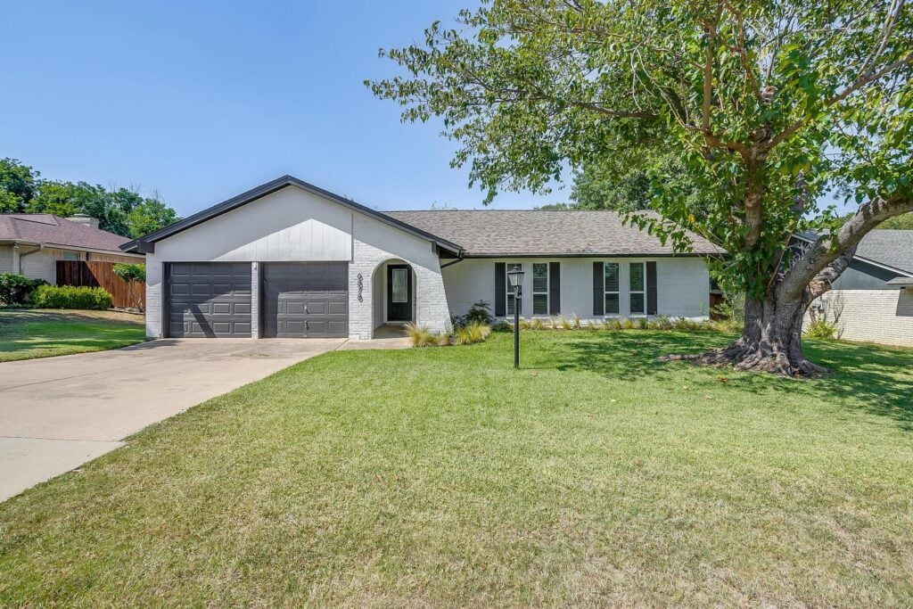 An image that shows 6878 Chickering Rd (2 Of 45)