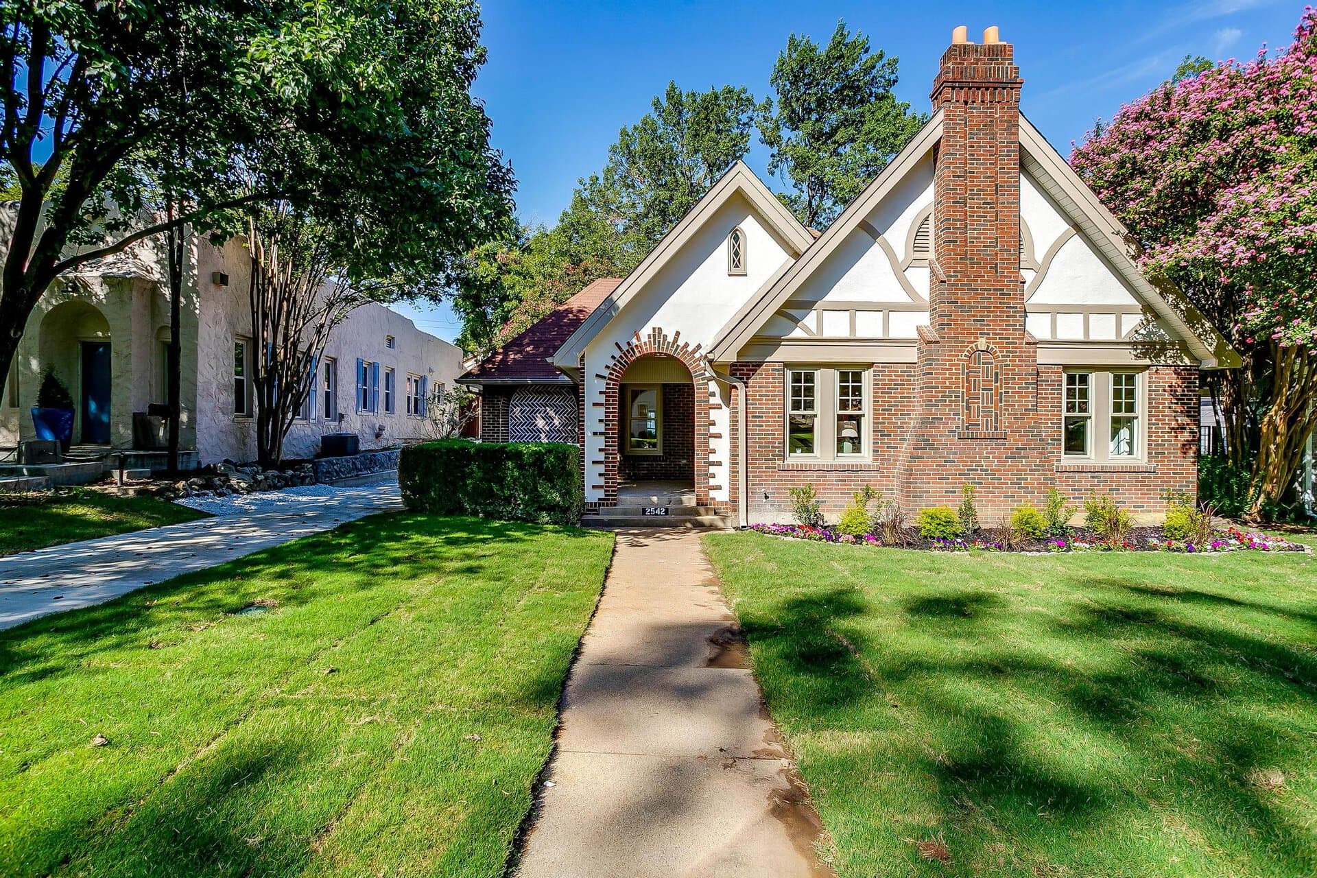 An image that shows 2542 Cockrell Ave. (3 Of 61)