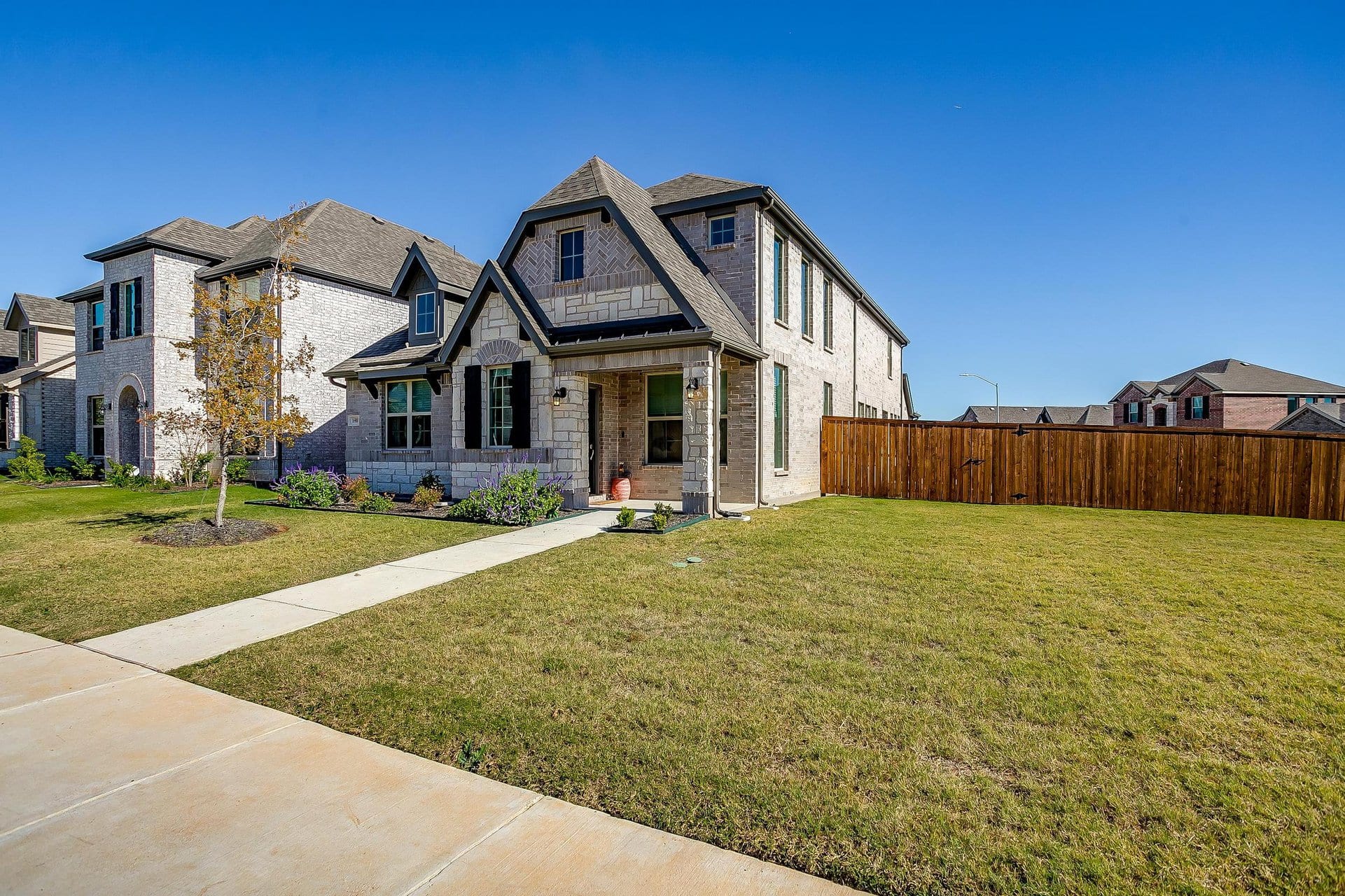 An image that shows 169000 Sophora Ave (3 Of 42)