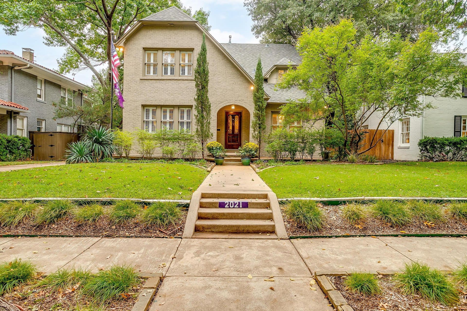 An image that shows 2021 Windsor Place (2 Of 60)