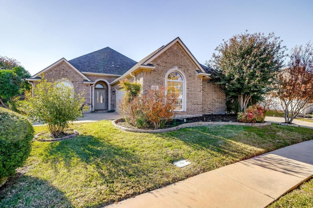 An image that shows 4904 Ridge Circle (4 Of 40)