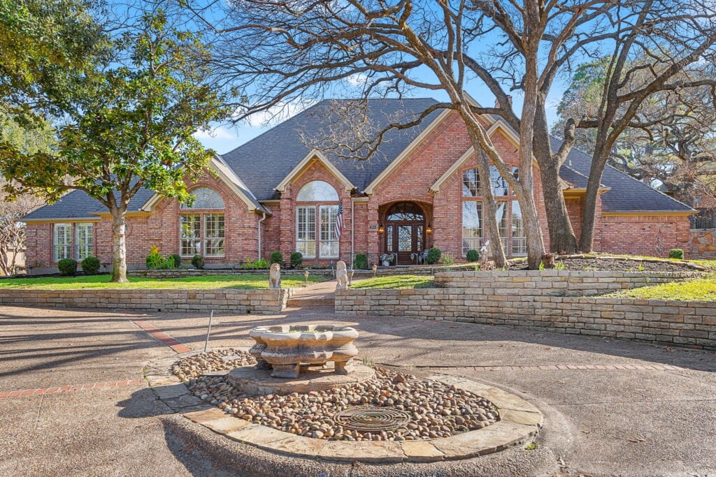 An image that shows 1 Web Or Mls 905 Briar Ridge Drive 1