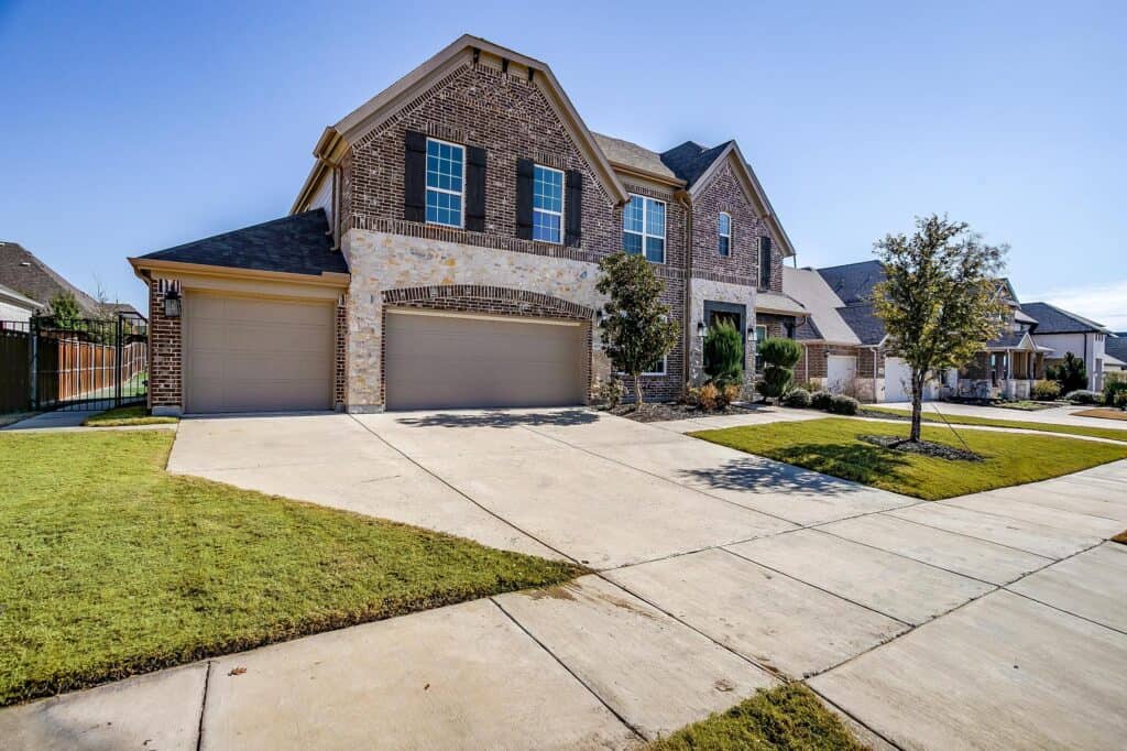 An image that shows 15720 Pleat Leaf Rd. (1 Of 60)