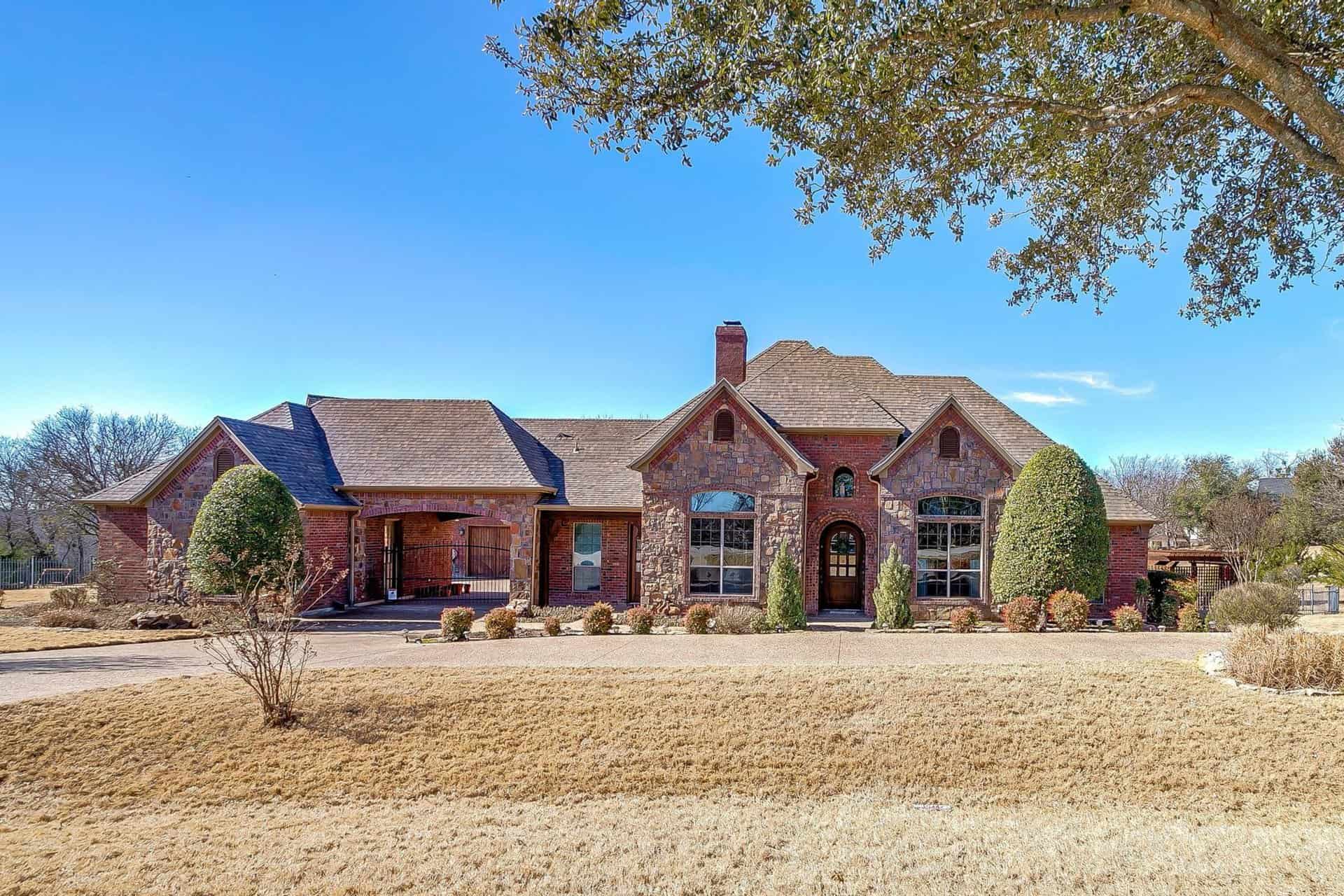An image that shows 8201 Deerwood Forest (resized)