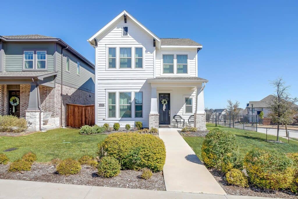 An image that shows 14300 Walsh Ave (12 Of 58)