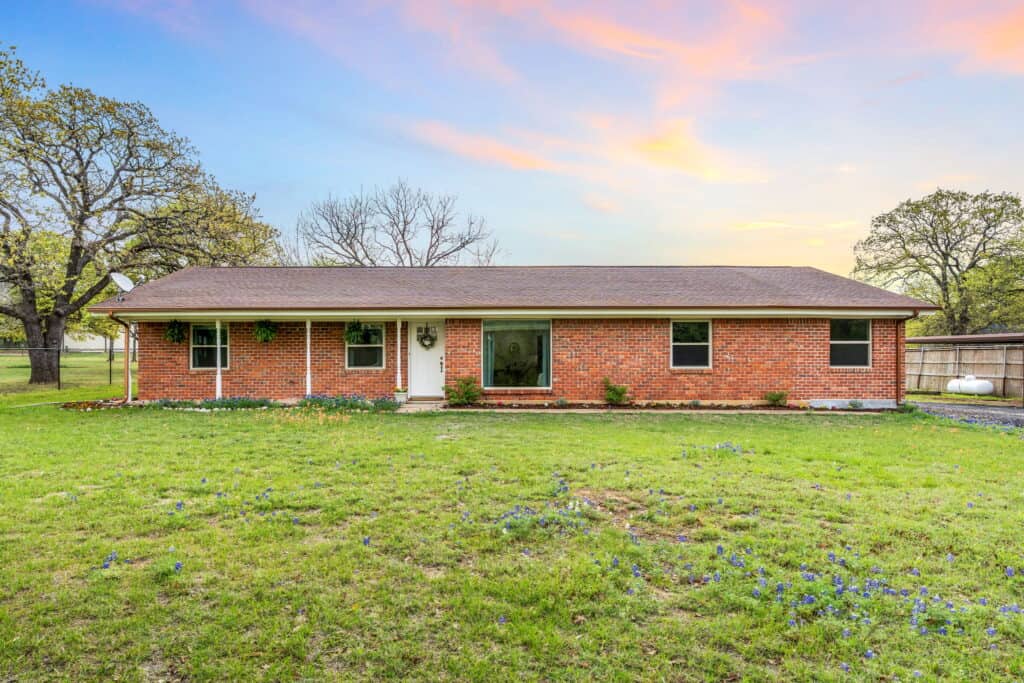 An image that shows 00 1 Web Or Mls 421 Russell Ln 1