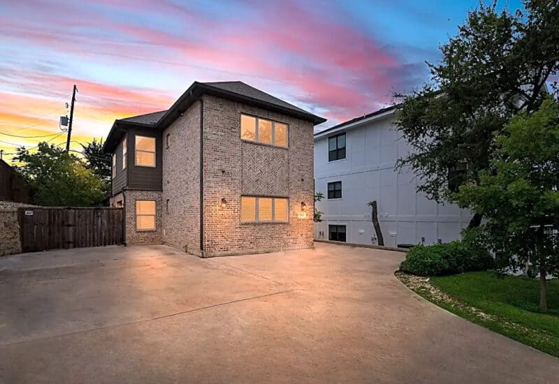 An image that shows 2832 Forest Park Blvd