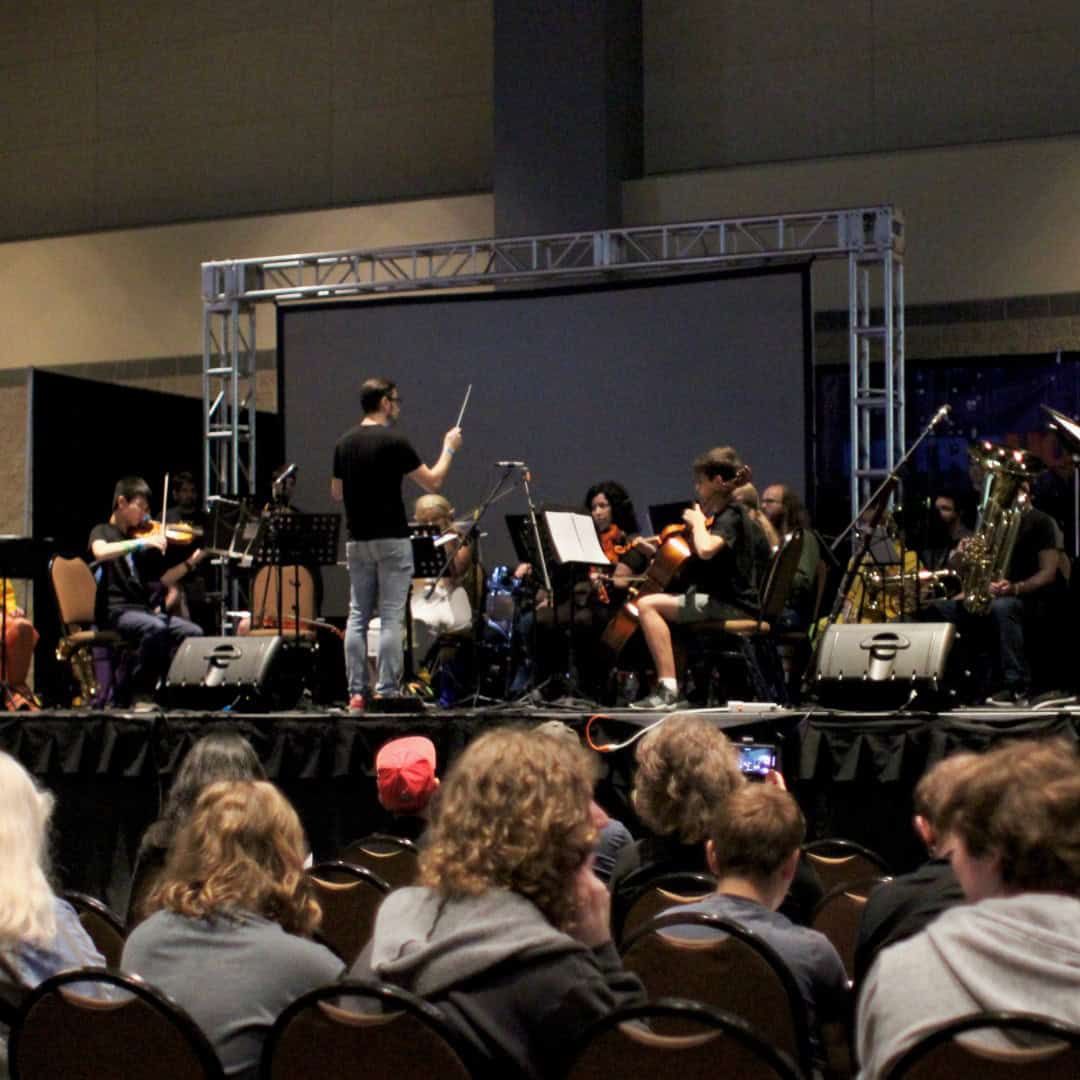 LIVE MUSIC