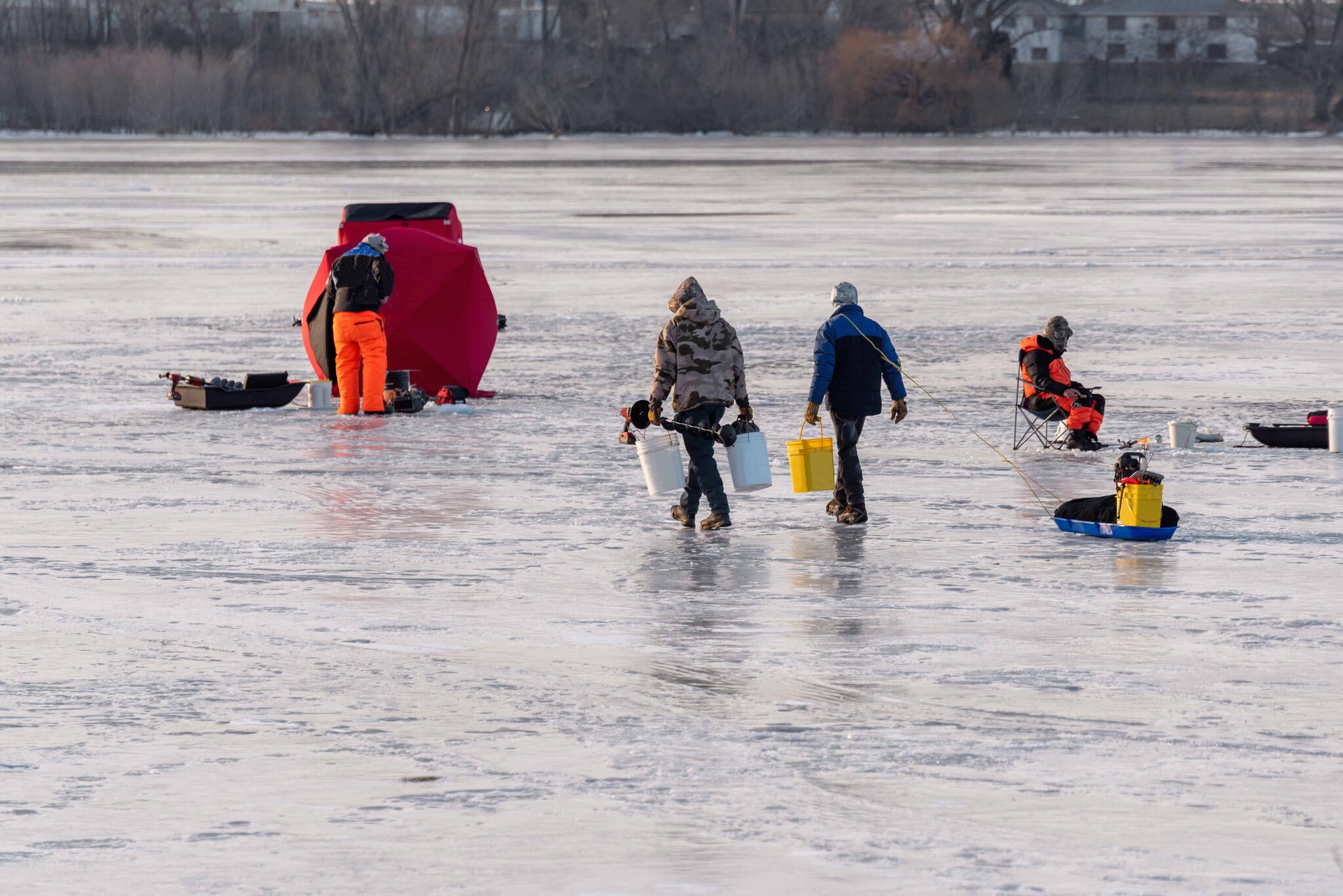 Ice Thickness Is Not a Safety Verdict: How to Read the Guidelines