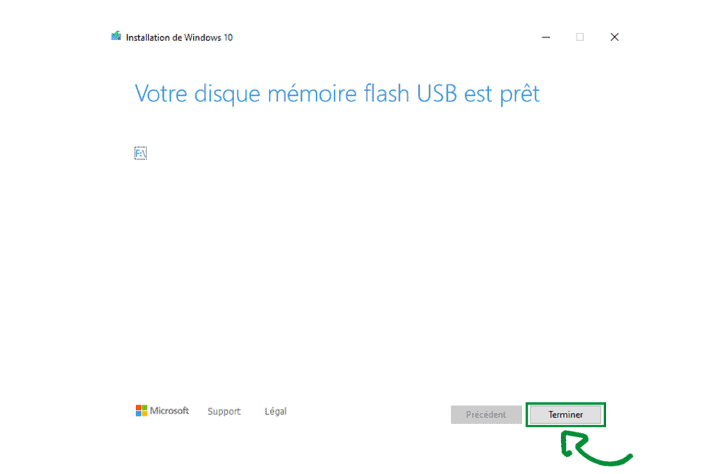Disque mémoire USB prêt à être utilisé lors de l'installation de Windows 10.