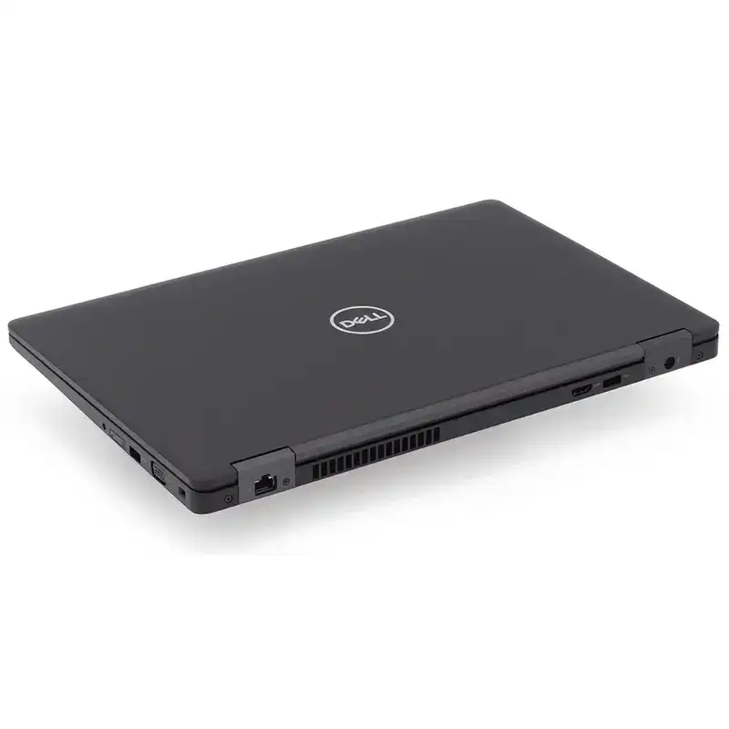 Ordinateur portable Dell en position fermée, noir, avec logo Dell visible sur le couvercle.