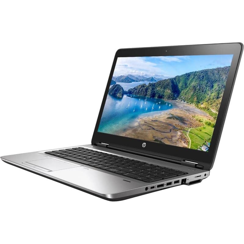 Batterie d'ordinateur portable HP avec écran affichant un paysage naturel de montagnes et lac, idéal pour le travail ou les loisirs numériques.
