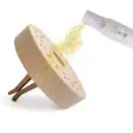 1015_ZirbenScheiberl_Anwendung_5ml-Spray.jpg