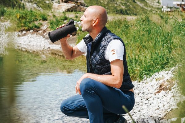 AlpenXund Trinkflasche in der Natur