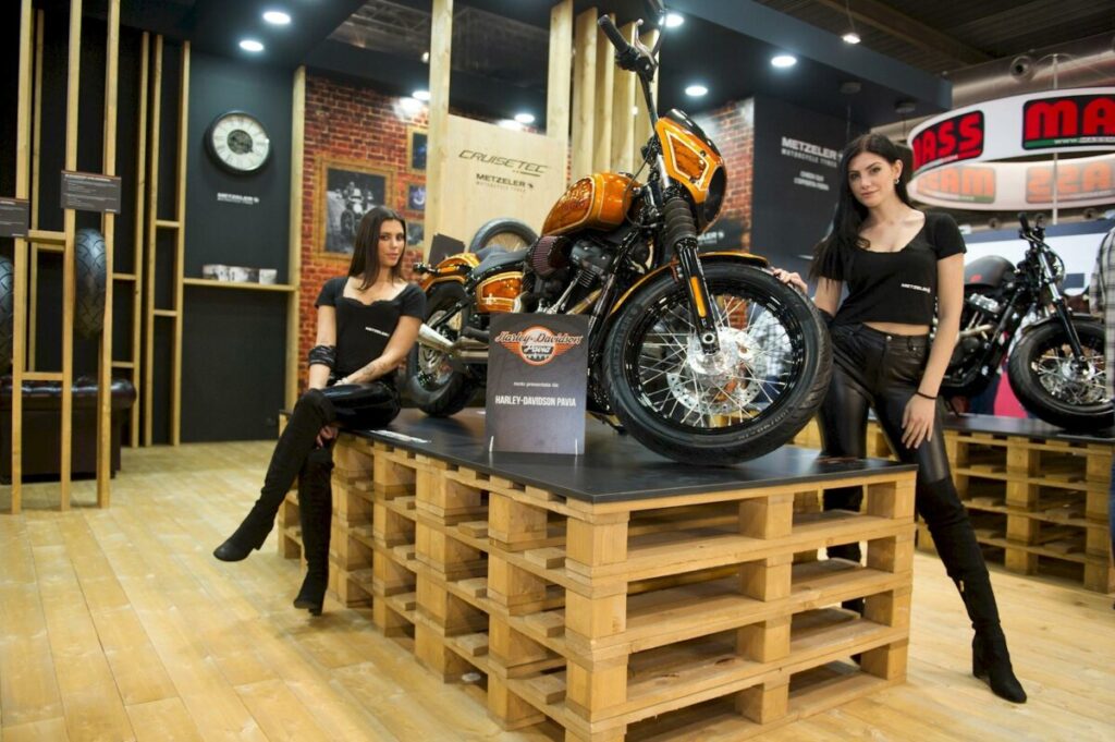 Harley-Davidson Softail Street Bob la Jolla di Max Pezzali