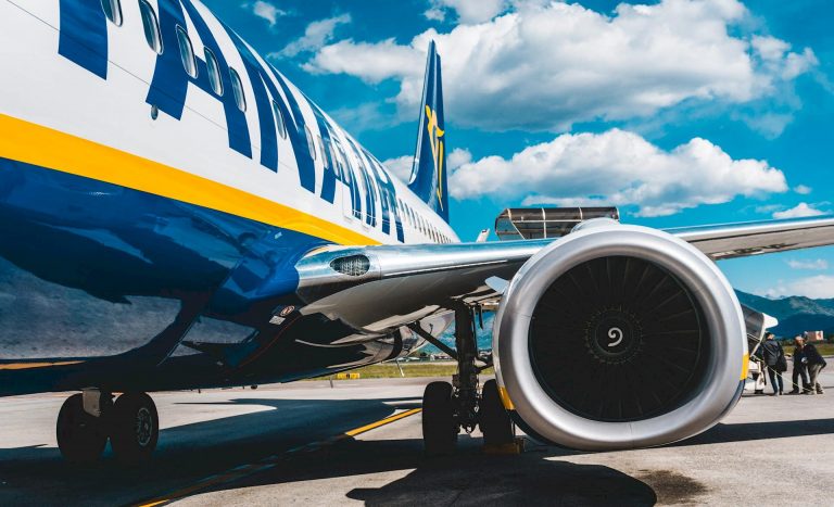 Dietro le quinte dei voli Ryanair: scopriamo come si diventa manutentore aeronautico per la compagnia irlandese