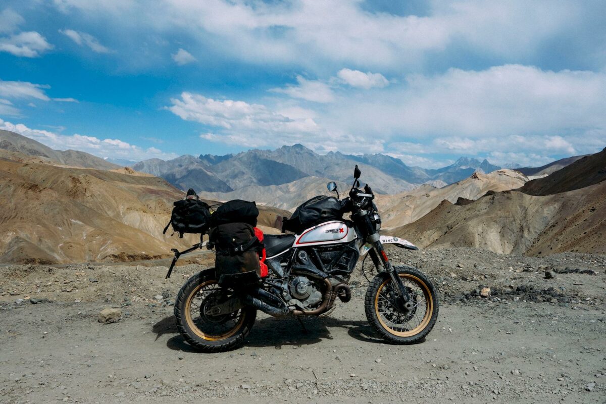 Scrambler Ducati Desert Sled Henry Crew