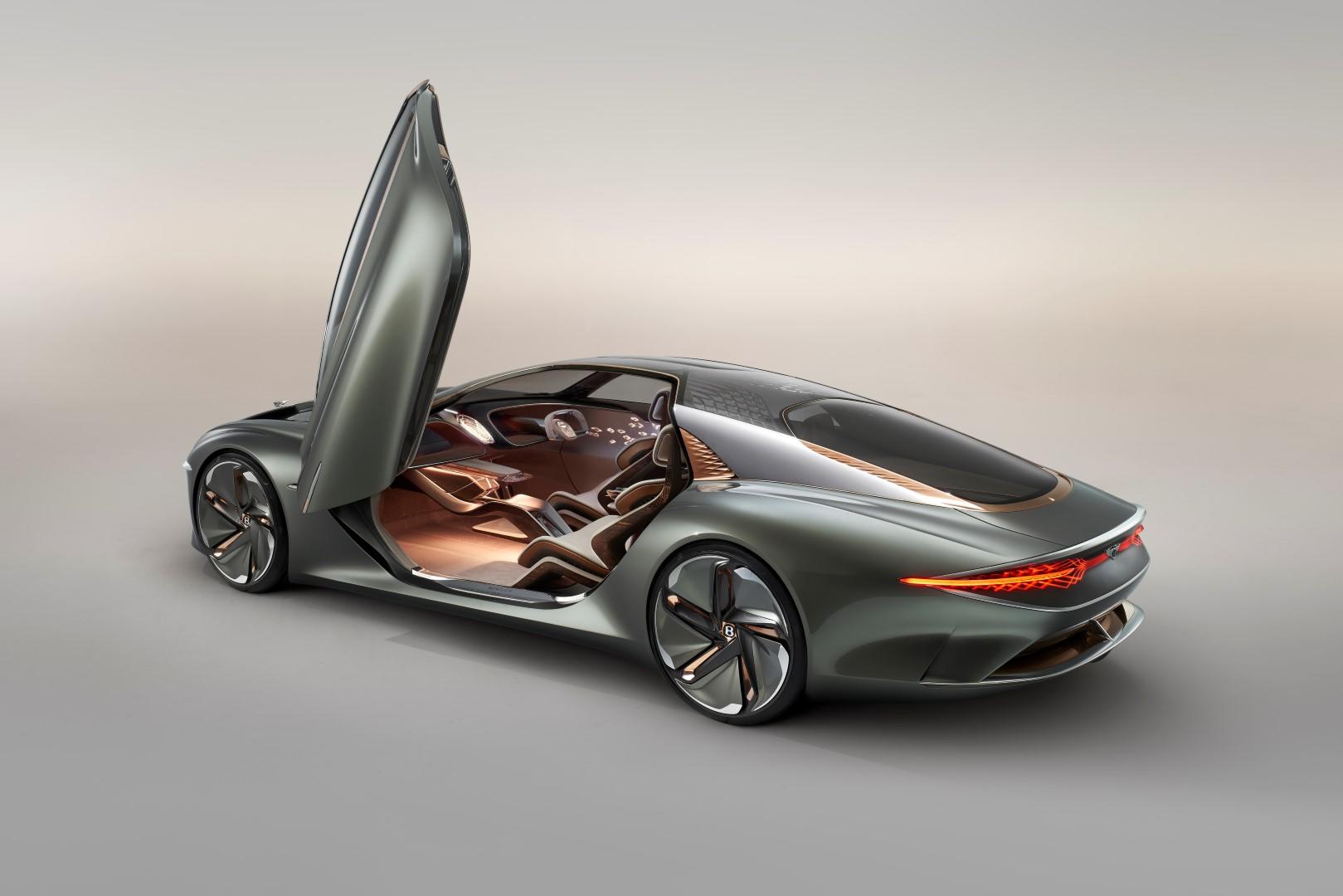 Nuova Bentley EXP 100 GT