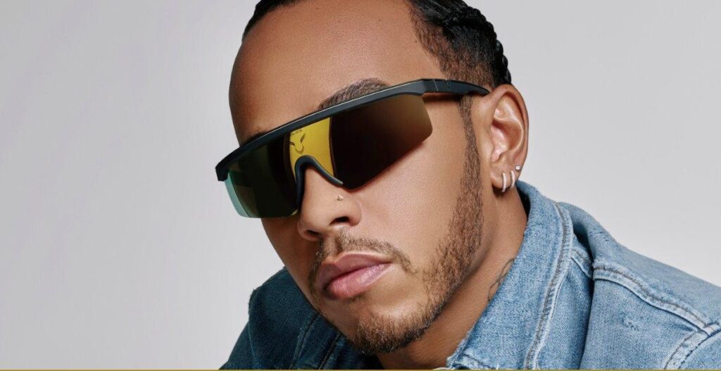 Lewis Hamilton occhiali Police