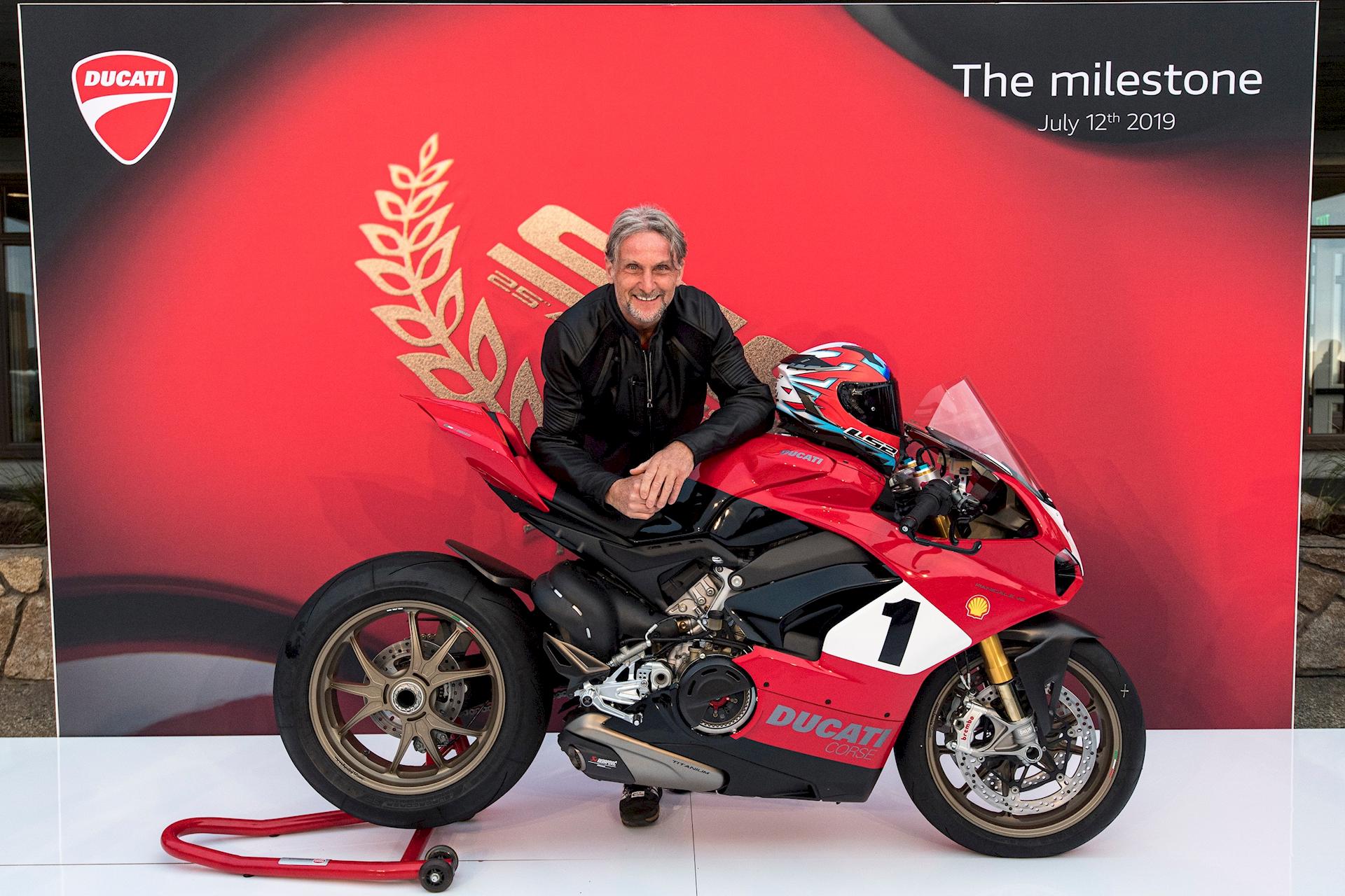 Ducati Panigale V4 25 Anniversario 916